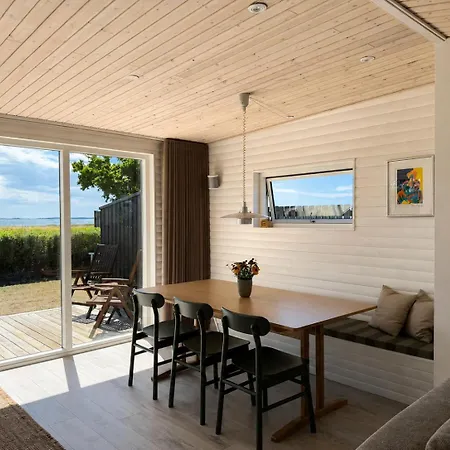 Ro The House - Sea View & Beachfront Location Holiday home