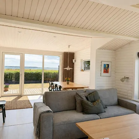 Holiday home Ro The House - Sea View & Beachfront Location