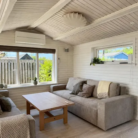 Feriehus Ro The House - Sea View & Beachfront Location *